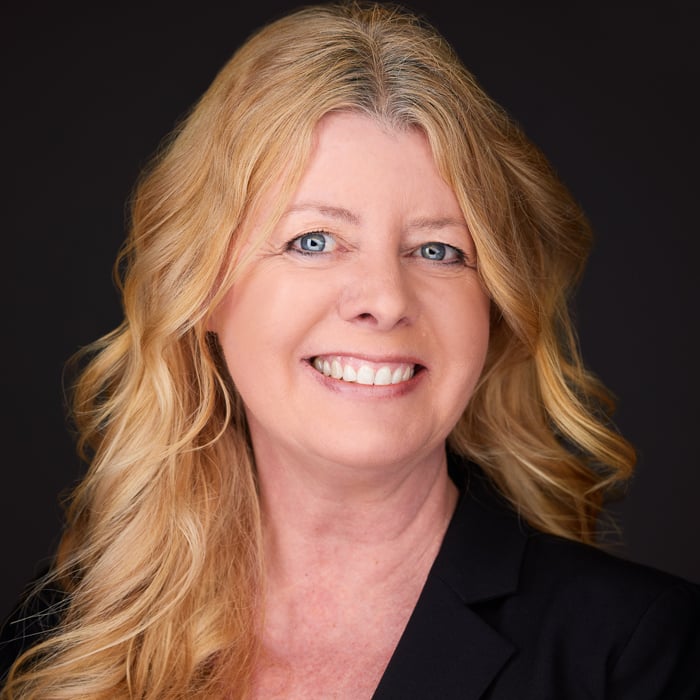 Jenni Head Shot